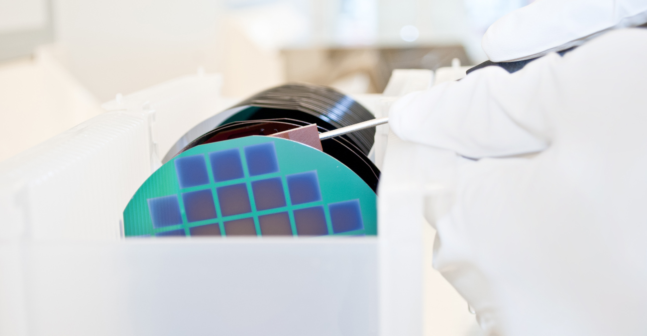 Silicon Wafer Under Cleanroom Fabrication & Testing