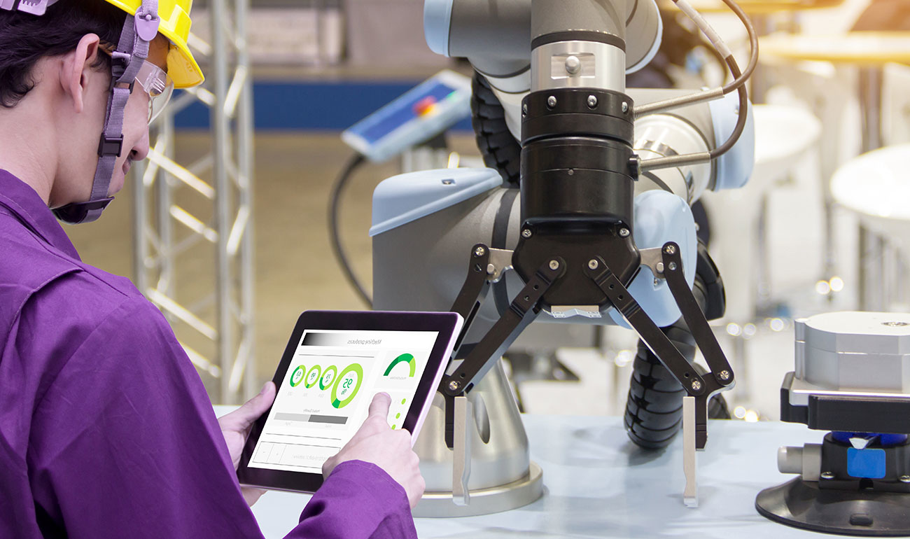 What&rsquo;s the Difference Between Standard and Service Business Models?