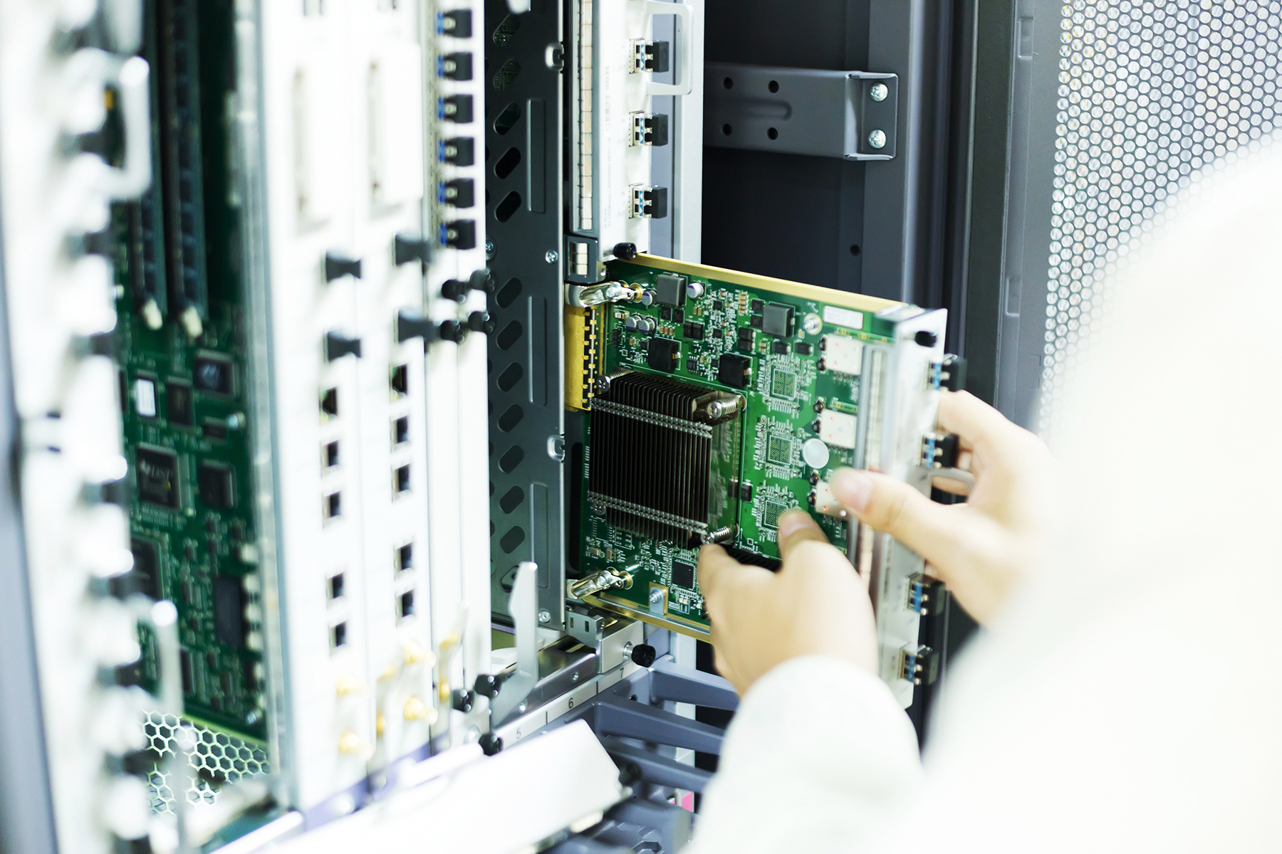Data_Center_Hardware_Stock
