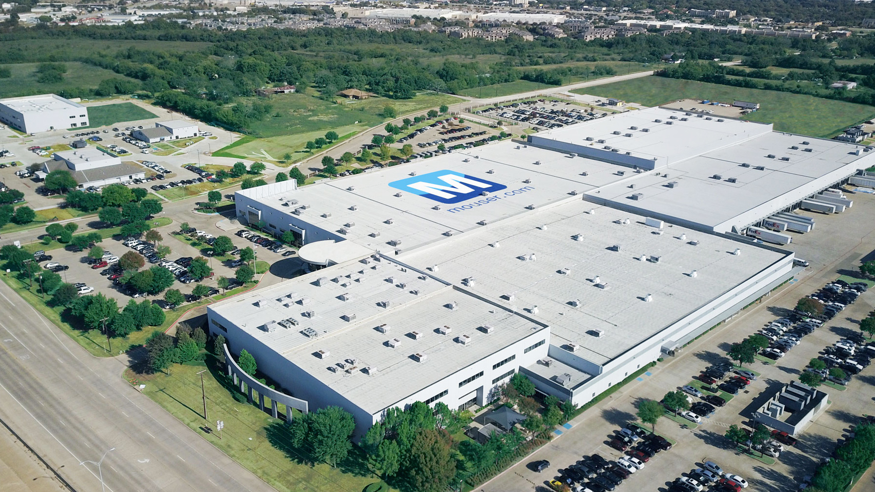 A bird&rsquo;s-eye view of Mouser&rsquo;s expansive campus at its Global Headquarters and Distribution Center in Texas, USA.