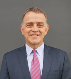 Dr Peter Metlikovič Dr Peter Metlikovič