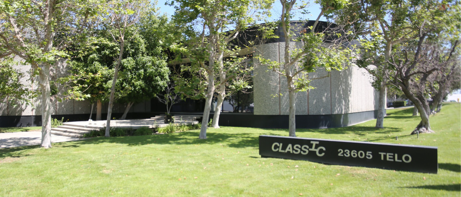 Classic Building 62865f3a58c83