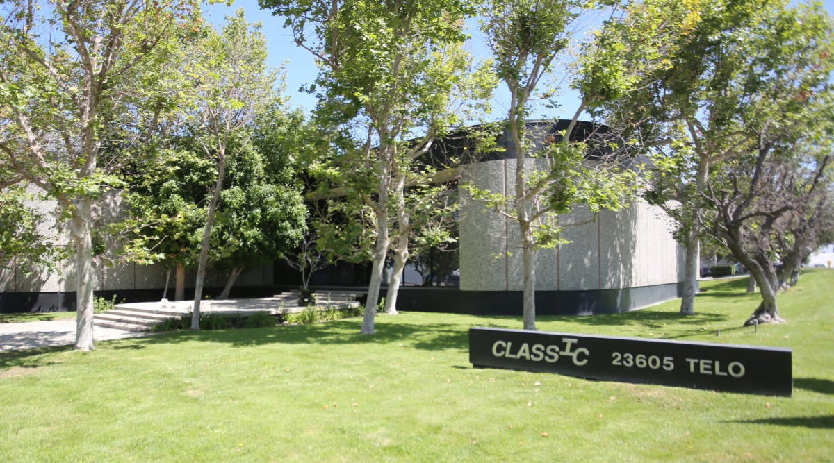 664797f62194798bfd11e6af Classic Building