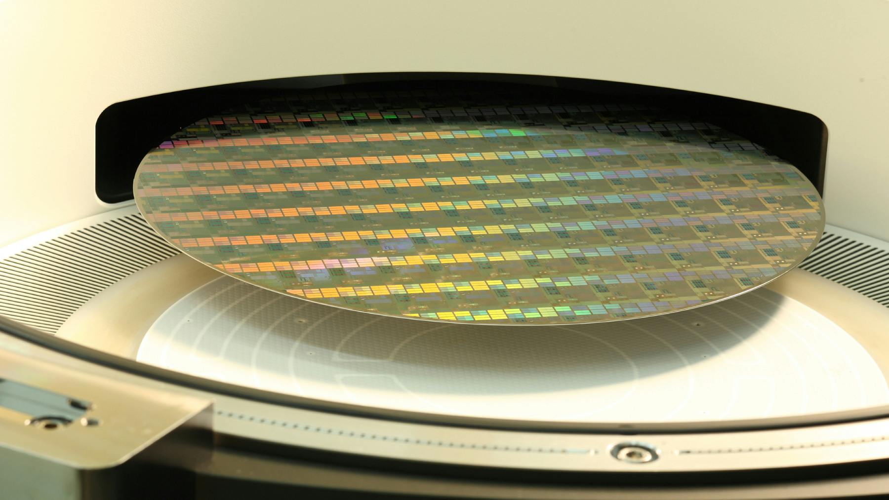 66e461f39c764c7c5e1844f8 Dreamstime L 43049811